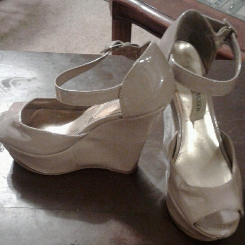 Shoe
